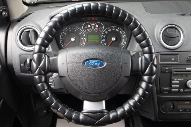 Ford Fusion I Рестайлинг с пробегом 2007 года, цена 379 000 рублей, 344000 км, хэтчбек, Автокод Объявления