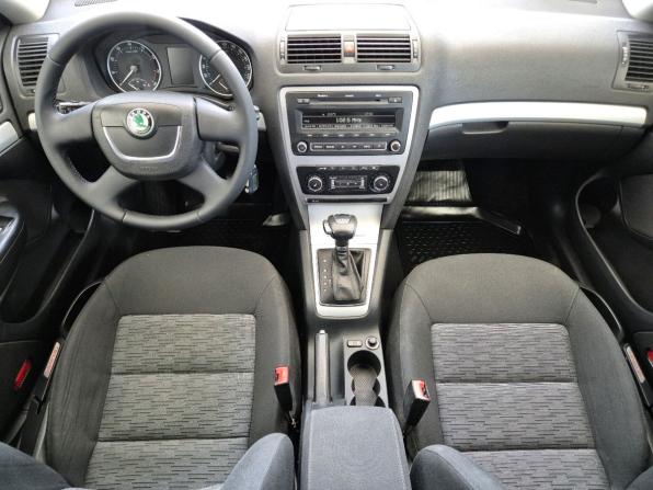 Skoda Octavia II (A5) Рестайлинг с пробегом 2011 года, цена 869 000 рублей, 225092 км, лифтбек, Автокод Объявления