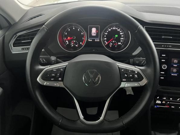 Volkswagen Tiguan II Рестайлинг с пробегом 2021 года, цена 3 399 000 рублей, 41628 км, внедорожник, Автокод Объявления