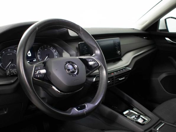 Skoda Octavia IV (A8) с пробегом 2020 года, цена 2 630 000 рублей, 60500 км, лифтбек, Автокод Объявления