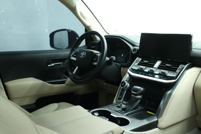 Toyota Land Cruiser 300 Series с пробегом 2021 года, цена 10 390 000 рублей, 61074 км, внедорожник, Автокод Объявления
