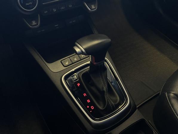 Kia Rio IV Рестайлинг с пробегом 2021 года, цена 1 695 000 рублей, 56100 км, хэтчбек, Автокод Объявления