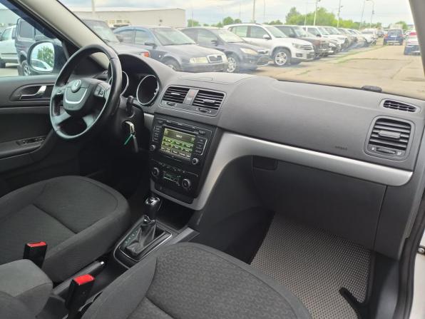 Skoda Yeti I с пробегом 2013 года, цена 960 000 рублей, 181458 км, внедорожник, Автокод Объявления