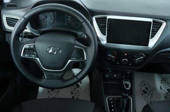 Hyundai Solaris II Рестайлинг с пробегом 2021 года, цена 1 579 000 рублей, 102000 км, седан, Автокод Объявления