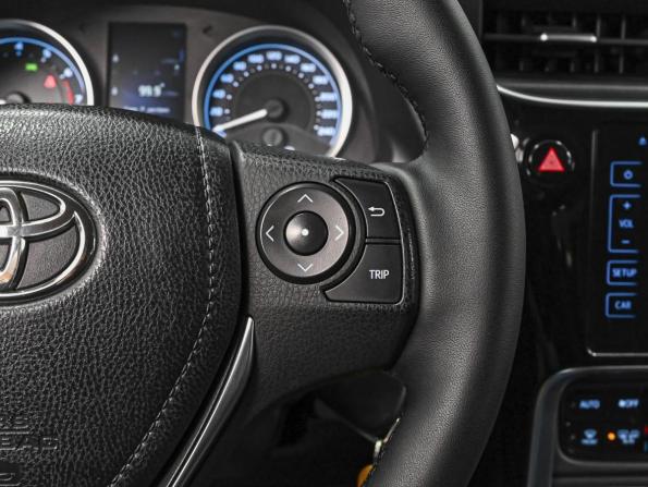 Toyota Corolla XI (E160 E170 E180) Рестайлинг 1 с пробегом 2018 года, цена 1 580 000 рублей, 119277 км, седан, Автокод Объявления