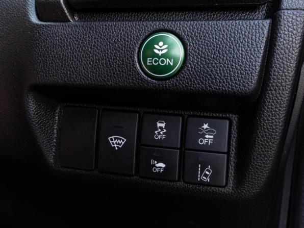 Honda Fit III Рестайлинг с пробегом 2017 года, цена 1 340 000 рублей, 102170 км, хэтчбек, Автокод Объявления