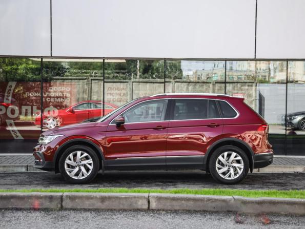 Volkswagen Tiguan II Рестайлинг с пробегом 2021 года, цена 2 599 000 рублей, 87834 км, внедорожник, Автокод Объявления