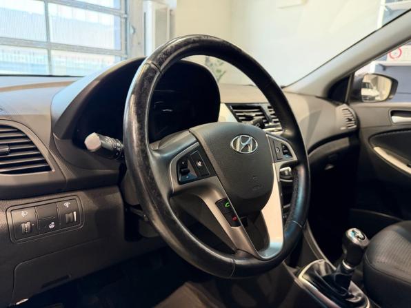 Hyundai Solaris I Рестайлинг с пробегом 2015 года, цена 959 000 рублей, 87497 км, хэтчбек, Автокод Объявления