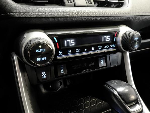 Toyota RAV4 V (XA50) с пробегом 2022 года, цена 4 045 000 рублей, 76322 км, внедорожник, Автокод Объявления