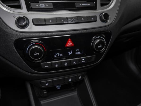 Hyundai Solaris II с пробегом 2020 года, цена 1 330 000 рублей, 114628 км, седан, Автокод Объявления