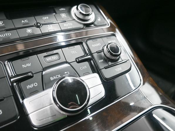 Audi A8 III (D4) Рестайлинг с пробегом 2014 года, цена 2 539 500 рублей, 142000 км, седан, Автокод Объявления