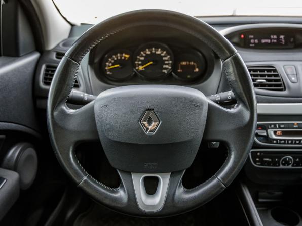 Renault Fluence I с пробегом 2012 года, цена 784 000 рублей, 130713 км, седан, Автокод Объявления