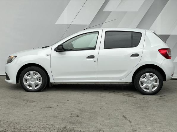 Renault Sandero II с пробегом 2017 года, цена 787 000 рублей, 112300 км, хэтчбек, Автокод Объявления
