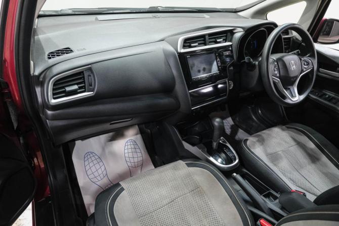 Honda Fit III Рестайлинг с пробегом 2019 года, цена 1 199 000 рублей, 106000 км, хэтчбек, Автокод Объявления