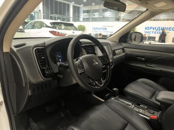 Mitsubishi Outlander III Рестайлинг 3 с пробегом 2020 года, цена 2 650 000 рублей, 46450 км, внедорожник, Автокод Объявления
