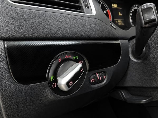 Volkswagen Jetta VI с пробегом 2012 года, цена 1 070 500 рублей, 184320 км, седан, Автокод Объявления