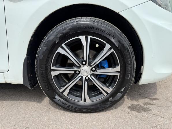 Hyundai Solaris I с пробегом 2012 года, цена 820 000 рублей, 126111 км, хэтчбек, Автокод Объявления