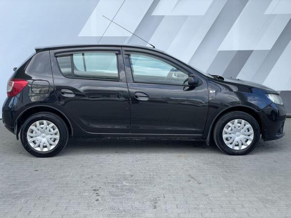 Renault Sandero II с пробегом 2017 года, цена 698 000 рублей, 238523 км, хэтчбек, Автокод Объявления