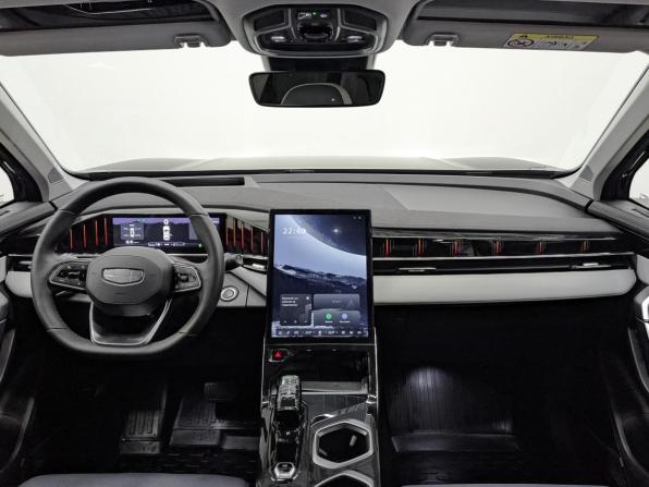 Geely Atlas II с пробегом 2024 года, цена 3 705 000 рублей, 1750 км, внедорожник, Автокод Объявления