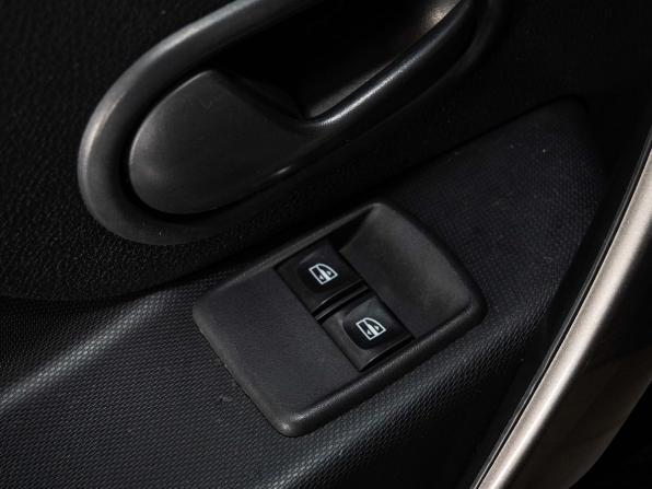 Renault Sandero II с пробегом 2017 года, цена 998 000 рублей, 126200 км, хэтчбек, Автокод Объявления