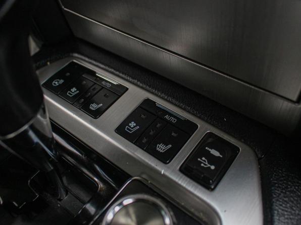 Toyota Land Cruiser 200 Series Рестайлинг 2 с пробегом 2018 года, цена 4 200 000 рублей, 413500 км, внедорожник, Автокод Объявления