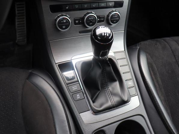 Volkswagen Passat B7 с пробегом 2013 года, цена 1 010 000 рублей, 302355 км, седан, Автокод Объявления