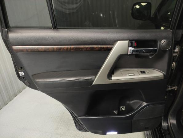Toyota Land Cruiser 200 Series Рестайлинг 1 с пробегом 2014 года, цена 3 300 000 рублей, 365300 км, внедорожник, Автокод Объявления