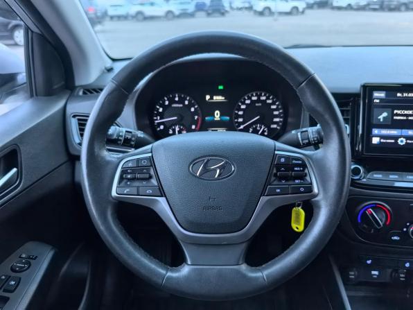 Hyundai Solaris II Рестайлинг с пробегом 2020 года, цена 1 420 000 рублей, 52000 км, седан, Автокод Объявления