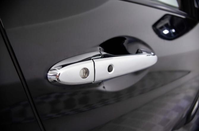 Honda Vezel I с пробегом 2014 года, цена 1 549 000 рублей, 80000 км, внедорожник, Автокод Объявления