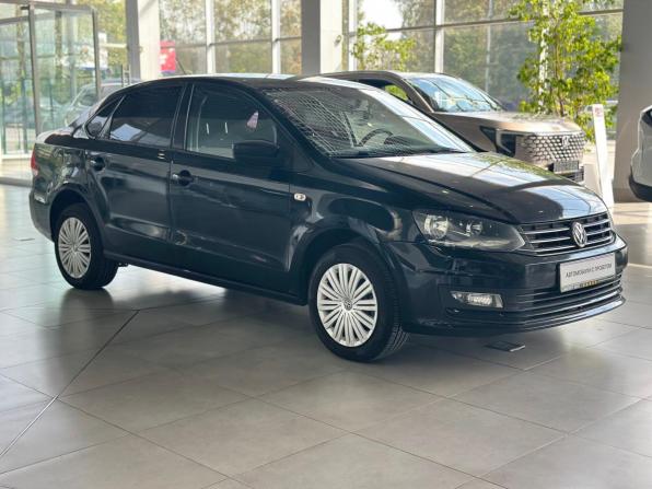 Volkswagen Polo V Рестайлинг с пробегом 2018 года, цена 995 000 рублей, 115000 км, седан, Автокод Объявления