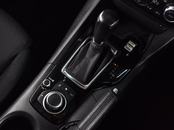 Mazda Axela III Рестайлинг с пробегом 2017 года, цена 1 399 995 рублей, 93212 км, хэтчбек, Автокод Объявления