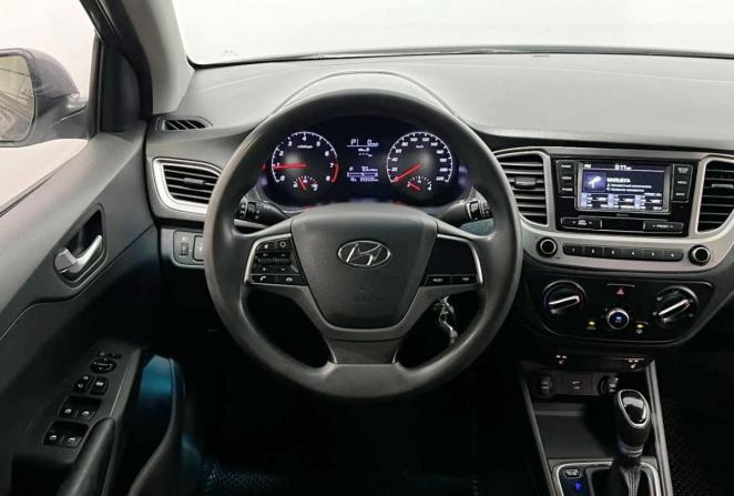 Hyundai Solaris II Рестайлинг с пробегом 2021 года, цена 1 000 000 рублей, 255535 км, седан, Автокод Объявления