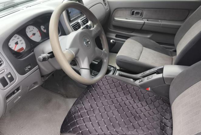 Nissan NP300 с пробегом 2012 года, цена 1 099 000 рублей, 162000 км, offers.body_type.unknown, Автокод Объявления