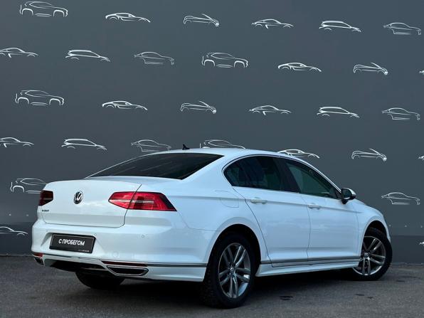 Volkswagen Passat B8 с пробегом 2018 года, цена 2 088 300 рублей, 95397 км, седан, Автокод Объявления