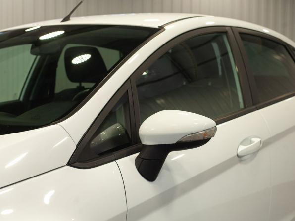 Ford Fiesta Mk6 Рестайлинг с пробегом 2015 года, цена 720 000 рублей, 149169 км, седан, Автокод Объявления