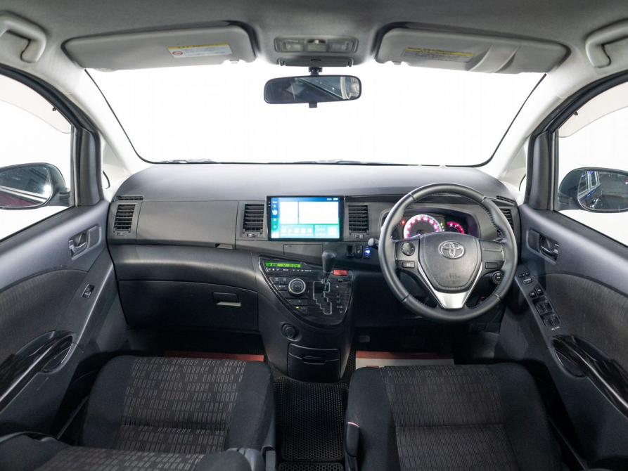 Toyota ISis I Рестайлинг Иркутск  - изображение 9