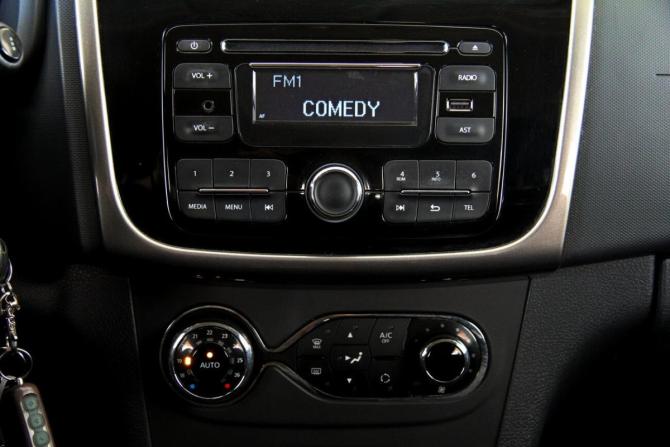Renault Sandero II с пробегом 2016 года, цена 800 800 рублей, 139452 км, хэтчбек, Автокод Объявления