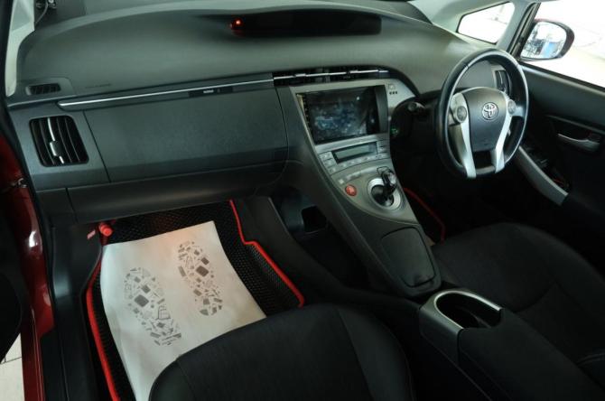 Toyota Prius III Рестайлинг (XW30) с пробегом 2013 года, цена 1 249 000 рублей, 194000 км, лифтбек, Автокод Объявления