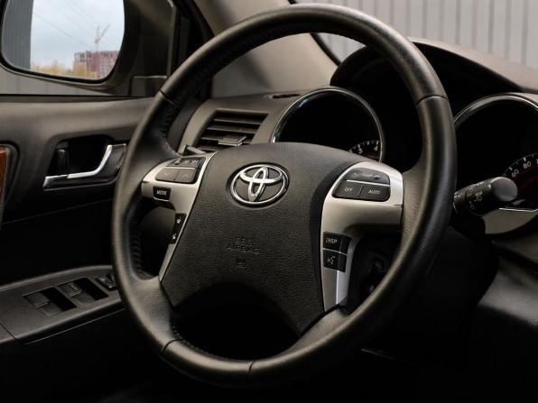 Toyota Highlander II (XU40) Рестайлинг с пробегом 2012 года, цена 1 947 000 рублей, 187400 км, внедорожник, Автокод Объявления
