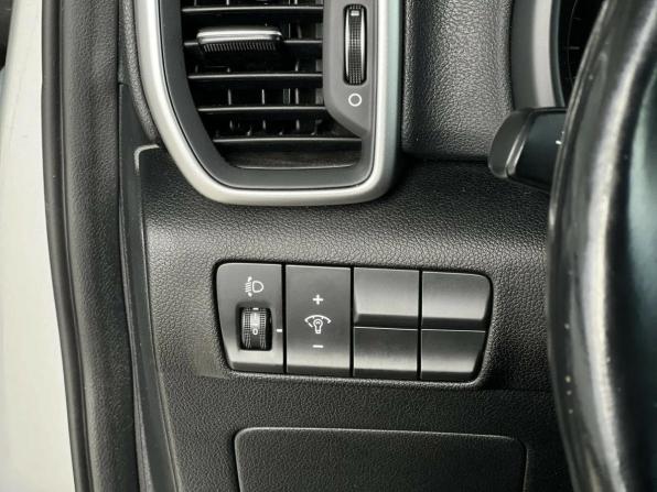 Kia Sportage IV Рестайлинг с пробегом 2020 года, цена 2 295 000 рублей, 44580 км, внедорожник, Автокод Объявления
