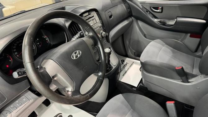 Hyundai H-1 II с пробегом 2010 года, цена 1 325 000 рублей, 246527 км, минивэн, Автокод Объявления