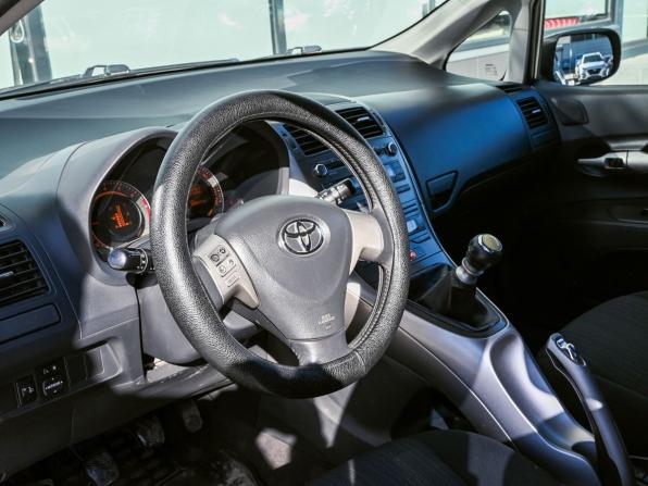 Toyota Auris I с пробегом 2009 года, цена 675 000 рублей, 368810 км, хэтчбек, Автокод Объявления