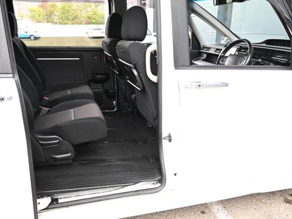 Honda Stepwgn V с пробегом 2015 года, цена 1 989 000 рублей, 104698 км, минивэн, Автокод Объявления