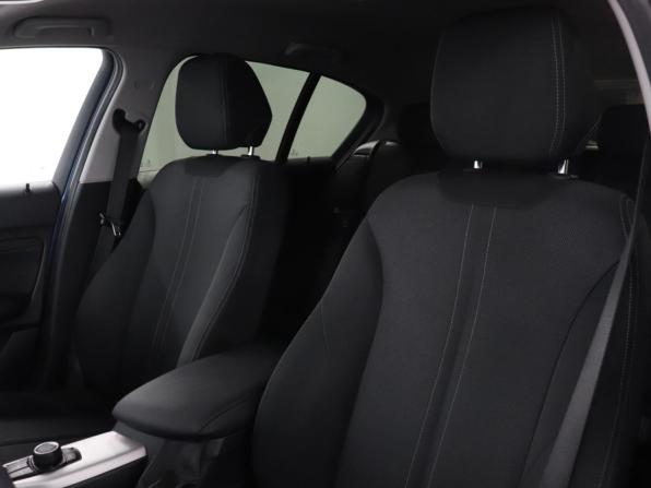BMW 1 серии II (F20/F21) Рестайлинг 2 с пробегом 2017 года, цена 1 679 900 рублей, 94108 км, хэтчбек, Автокод Объявления