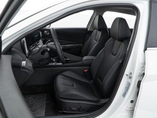 Hyundai Elantra VII (CN7) Рестайлинг с пробегом 2026 года, цена 2 797 077 рублей, 13 км, седан, Автокод Объявления