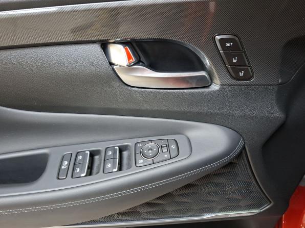 Hyundai Santa Fe IV Рестайлинг с пробегом 2021 года, цена 3 660 000 рублей, 34048 км, внедорожник, Автокод Объявления