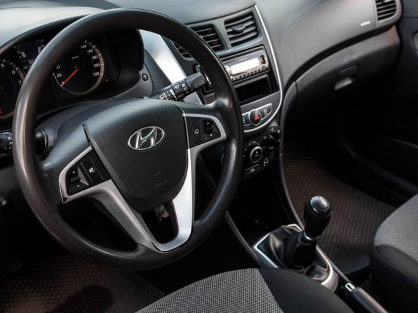 Hyundai Solaris I с пробегом 2012 года, цена 650 000 рублей, 182955 км, хэтчбек, Автокод Объявления