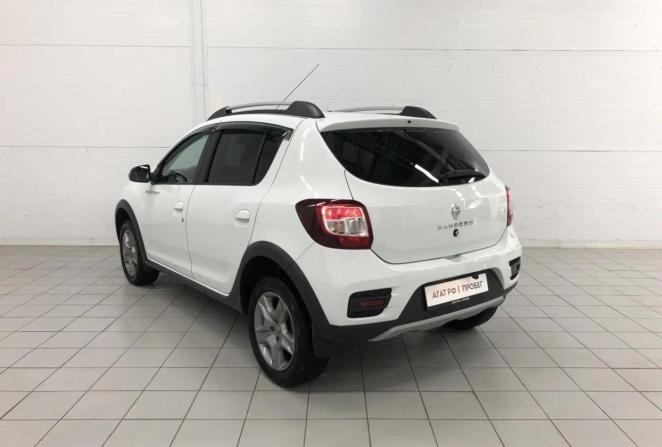 Renault Sandero II Рестайлинг с пробегом 2021 года, цена 1 385 000 рублей, 31466 км, хэтчбек, Автокод Объявления