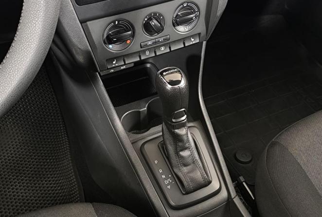 Skoda Rapid I с пробегом 2016 года, цена 985 000 рублей, 145283 км, лифтбек, Автокод Объявления
