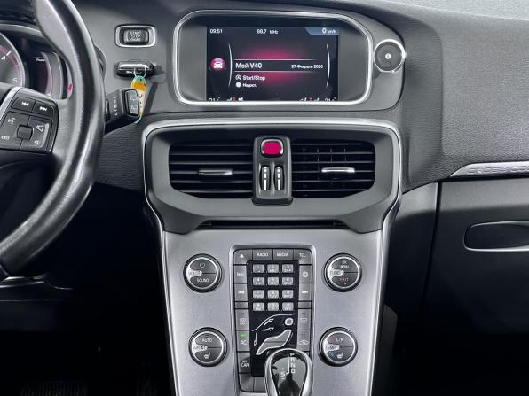 Volvo V40 Cross Country I Рестайлинг с пробегом 2016 года, цена 1 500 000 рублей, 212582 км, хэтчбек, Автокод Объявления